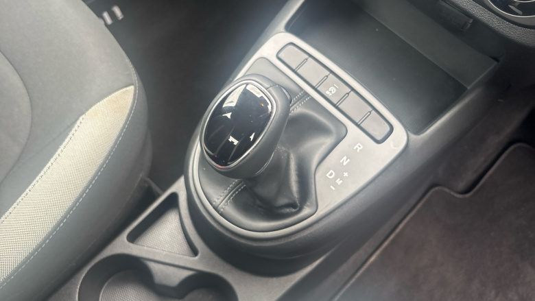 Hyundai i10 1.0 MPi SE Connect 5dr Auto Petrol Hatchback